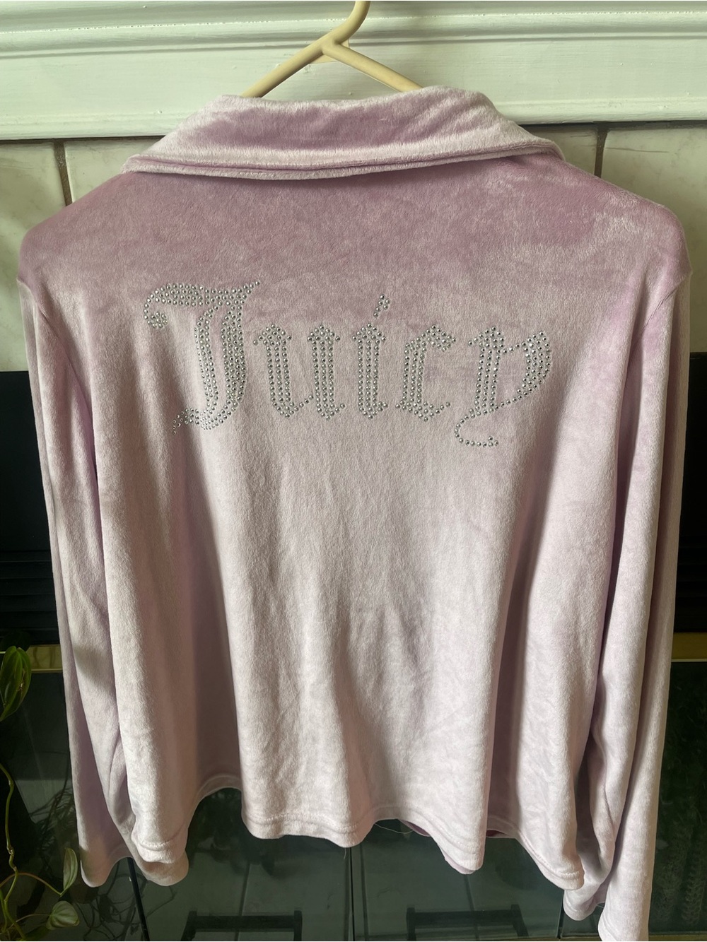 Juicy Couture pink velour rhinestone bling top Sz L Cozy Button Pajama Top